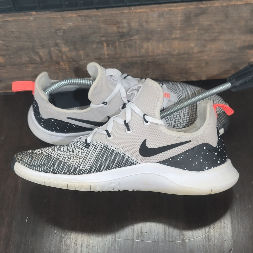 Nike Free TR 8 Trainers " White/Black/Total Crimson" Mens 8.5 Good Cond! - Picture 5 of 12